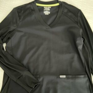Landau black long sleeve scrub top and jogger pant—size L